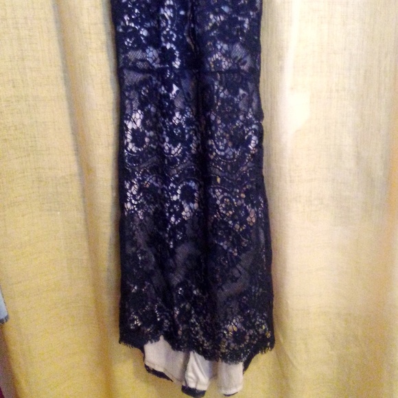 BEAUTIFUL AND SEXY MAXI DRESS - Picture 2 of 5